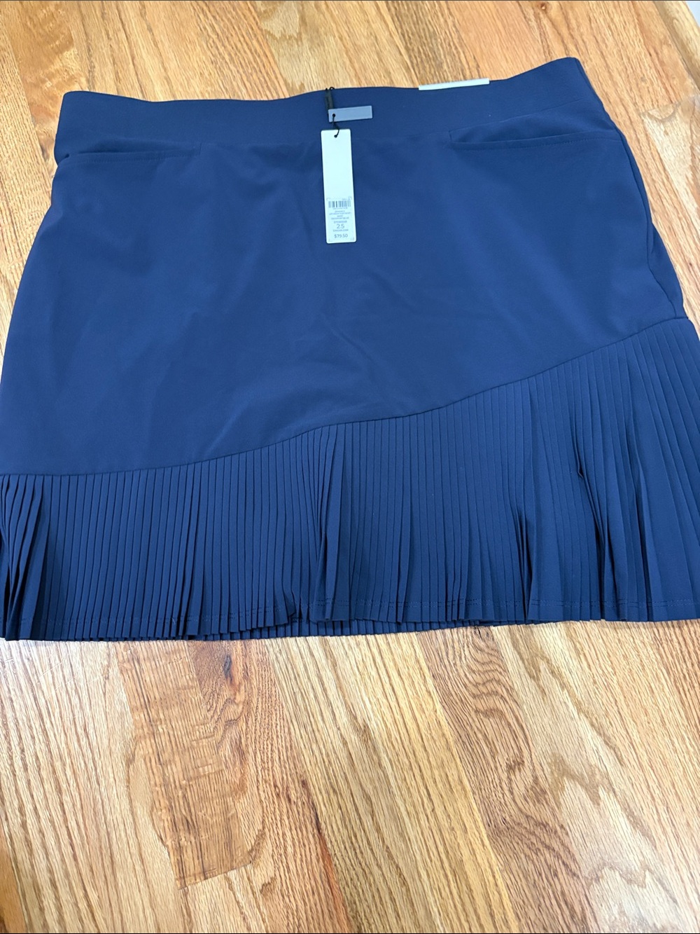 Chicos NWT Women’s Navy Pleated Hem Skort 2.5/14